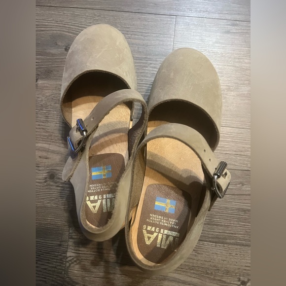 MIA Swedish Tan Wooden Heel Clogs - Picture 7 of 15